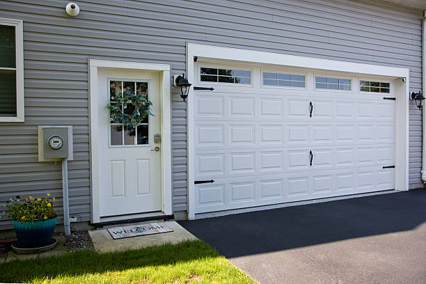 24/7 Emergency Garage Door Panel Replacement experts in Meadow Lakes, AK